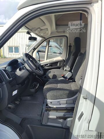 Yarı entegre karavan BÜRSTNER Signature SFT 7.1