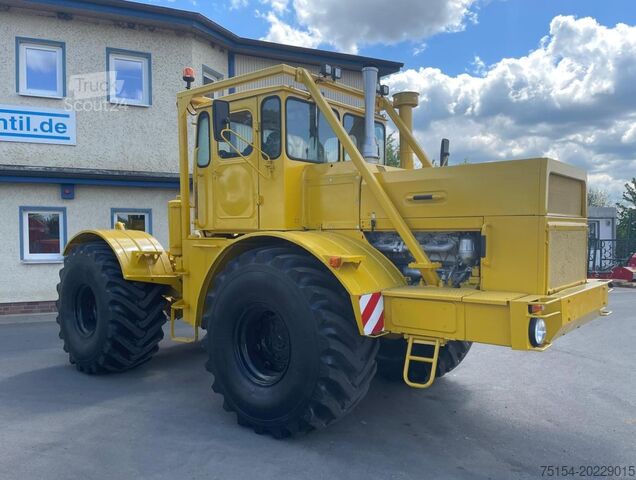 Traktors Kirovets K 701 V12