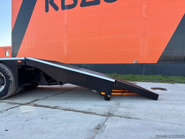 Transporteur de voitures Volvo FM 500 8x4 VANG PLATFORM L=9273 mm / RAMPS L=23...