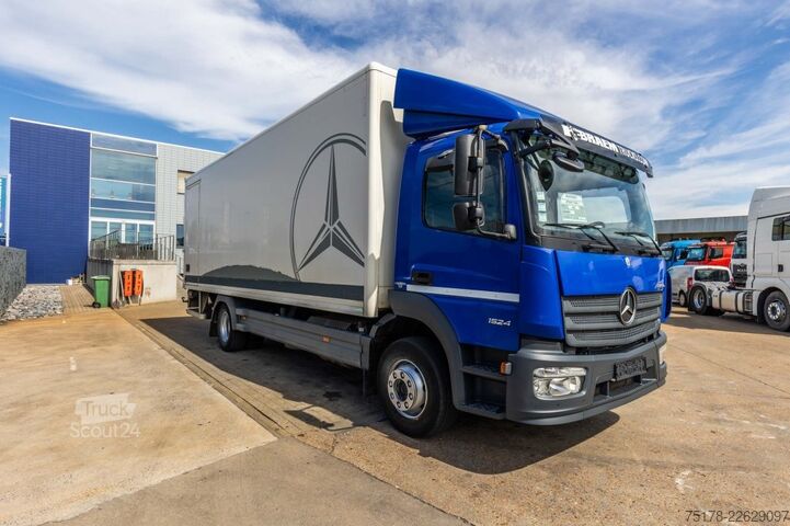 Kuffert Mercedes-Benz ATEGO 1524 L + DHOLLANDIA 2T.