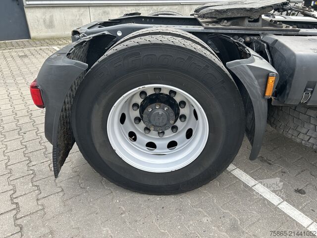 Standaard-SZM DAF CF 330 FT Sleeper Cab / 645 dkm / NL Truck