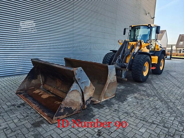 رافعة التحميل Volvo L45H Forks + 2 Buckets German Machine!