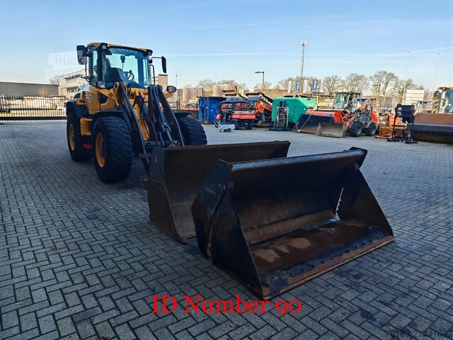 رافعة التحميل Volvo L45H Forks + 2 Buckets German Machine!