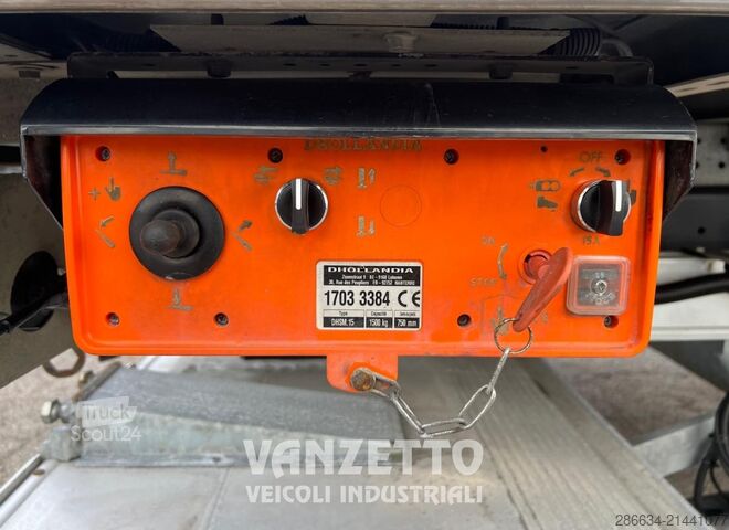 IVECO EUROCARGO 160E25 box truck with tail lift Iveco EUROCARGO 160E25