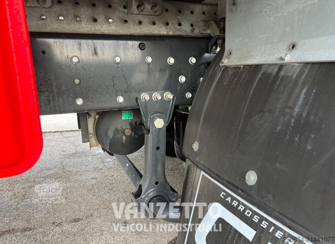 IVECO EUROCARGO 160E25 box truck with tail lift Iveco EUROCARGO 160E25