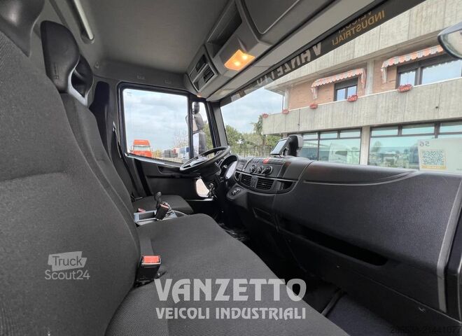 IVECO EUROCARGO 160E25 box truck with tail lift Iveco EUROCARGO 160E25