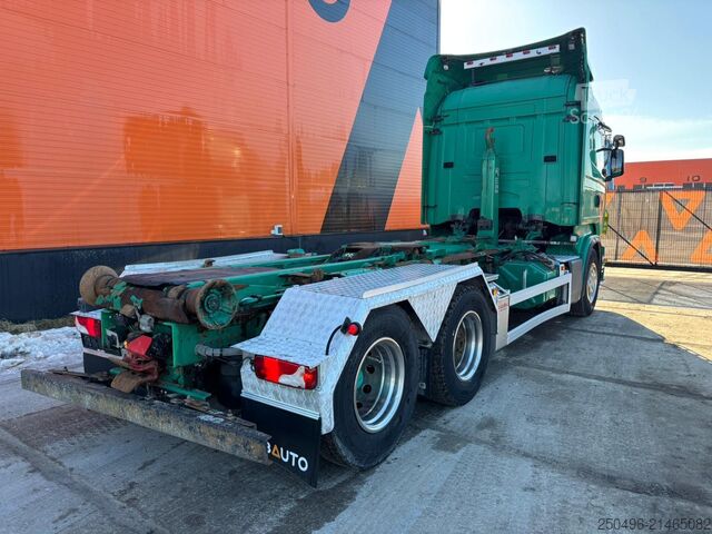 Sistem de braț cu cârlig Scania R 560 6x2 HIAB XR20 / L=5600 mm / RETARDER