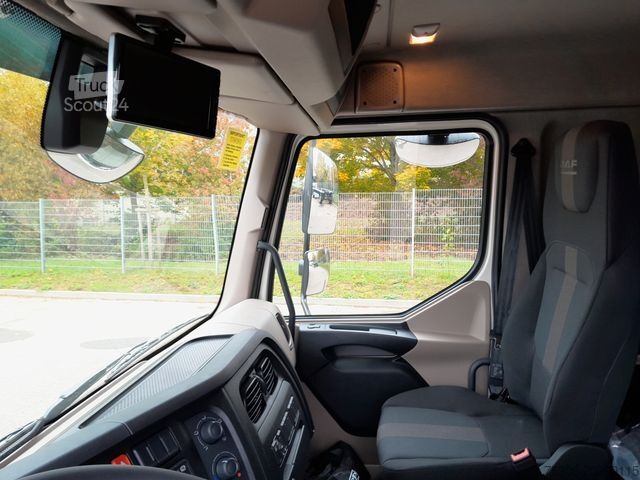 Samochód ciężarowy typu furgon DAF FA XB 230 12t