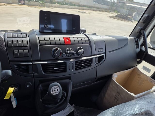 Kampós konténerszállító teherautó IVECO 140E28