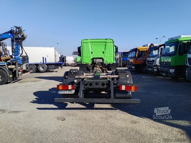 Kamyon şasisi Mercedes-Benz ANTOS 1827