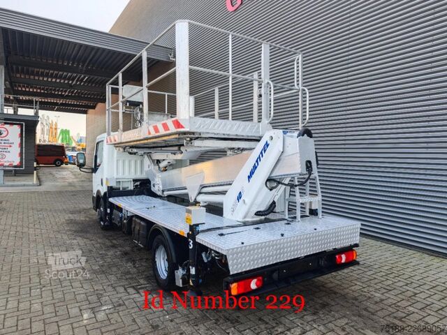 Hefplatform Nissan Cabstar 35.13 NT400 Multitel MS100