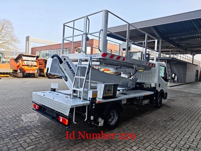 Hefplatform Nissan Cabstar 35.13 NT400 Multitel MS100