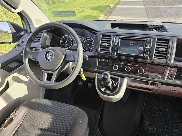 Korkeakattoinen farmari VW TRANSPORTER 2.0 TDI