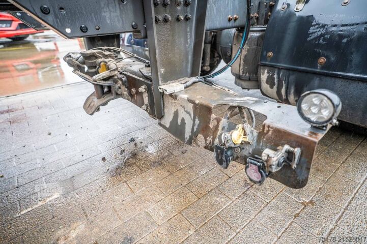 BDF System RENAULT D19 320 DXI + DHOLLANDIA