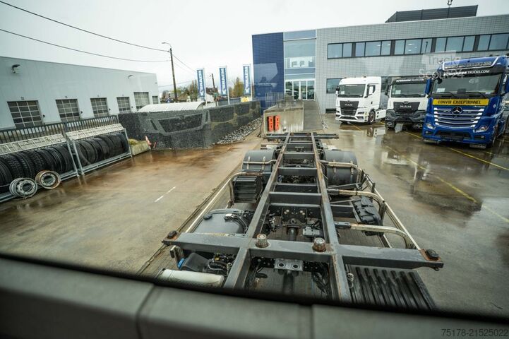 BDF System RENAULT D19 320 DXI + DHOLLANDIA