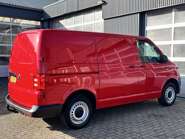 High-roof van Volkswagen Transporter 2.0 TDI L1H1 150PK Automaat Airco C...
