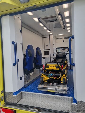 Ambulans Mercedes-Benz Sprinter Rettungswagen Fahrtec