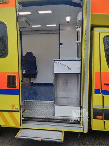 Ambulans Mercedes-Benz Sprinter Rettungswagen Fahrtec