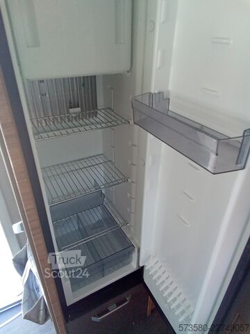Polintegriran avtodom Ford Transit Weinsberg Carasuite 650MF Baujahr 2024 |Automatik | 6 Schlafplätze