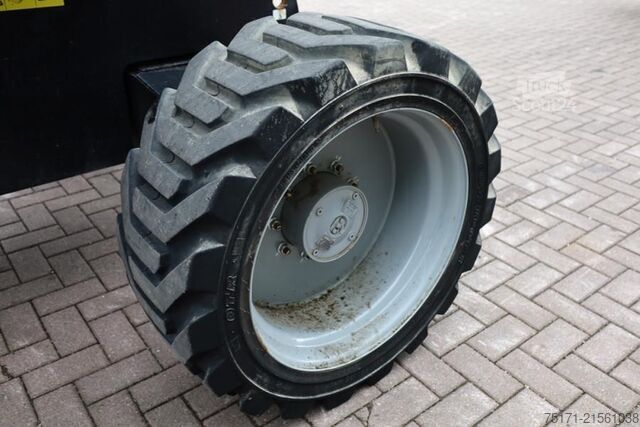 Przegubowa teleskopowa platforma robocza Genie Z62/40 Diesel, 4x4 Drive, 21m Working Height, 12.5