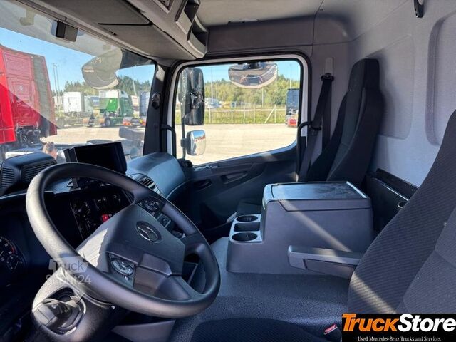 Samochód ciężarowy z plandeką typu platforma  Atego 1224 L