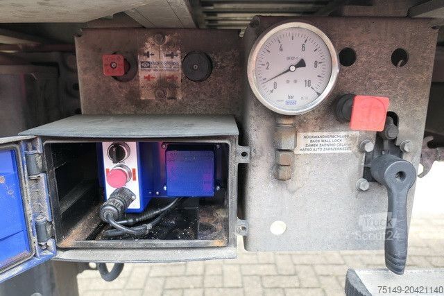 Ημιρυμουλκούμενο με κινούμενο δάπεδο SCHWARZMÜLLER J-Serie, 92m³, 10mm Boden, SAF, Luft-Lift, Funk