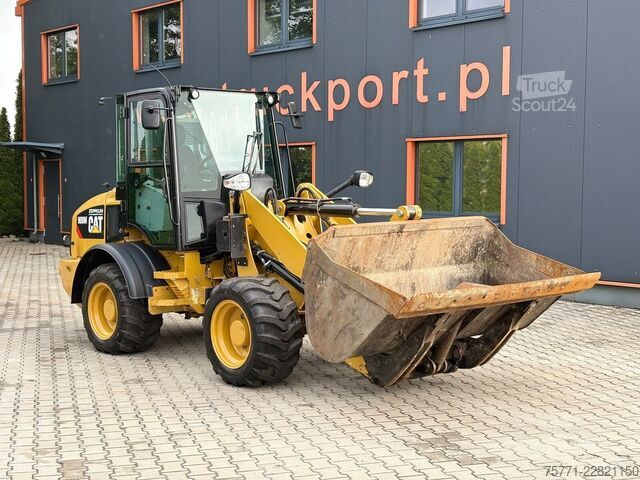 Radlader Caterpillar 908M