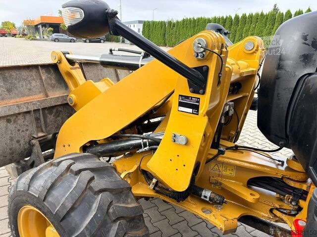 Radlader Caterpillar 908M