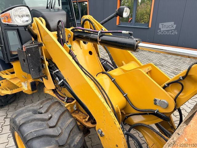 Radlader Caterpillar 908M