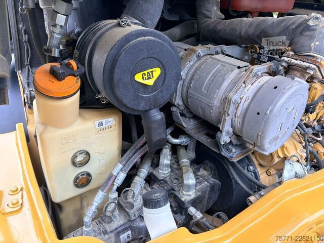 Radlader Caterpillar 908M
