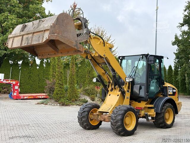 Radlader Caterpillar 908M