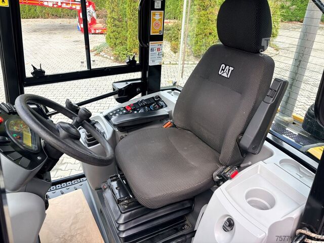 Radlader Caterpillar 908M