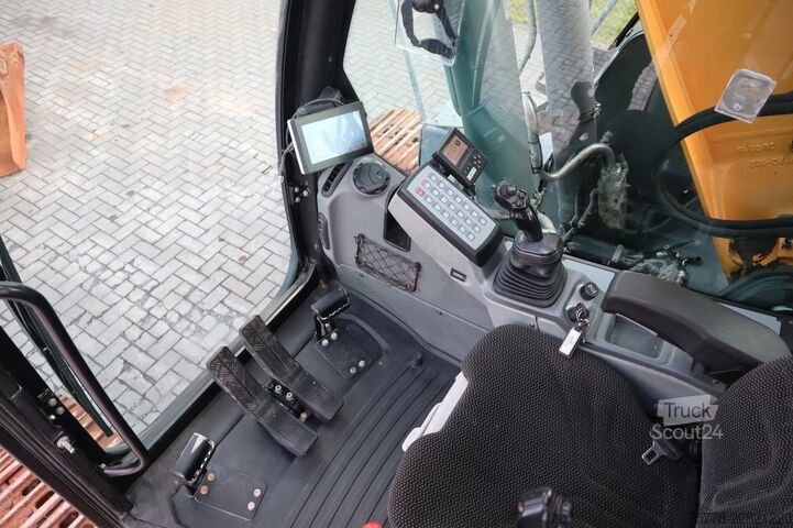 ερπυστριοφόρος εκσκαφέας Liebherr R924 WLC | ROTOTILT R8 | BUCKET |