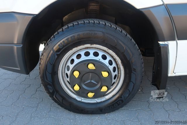 Brandbil MERCEDES-BENZ Sprinter II 416 CDI RTW/Klima/Automatik/ FN:297