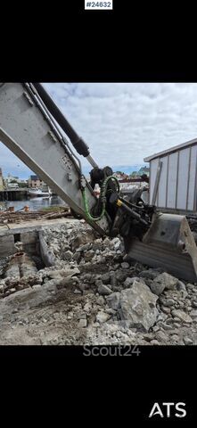 Excavadora sobre orugas CASE CX180D