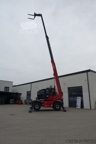 Teleskopski nakladalnik Magni RTH 8.18