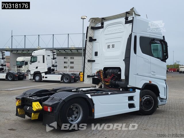 Padrão-SZM Ford F-Max 500 4X2 Retarder 2xTanks Standklima ACC Navi