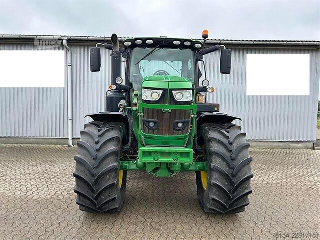  John Deere 6215R