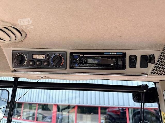  Massey Ferguson 8740S Stage V