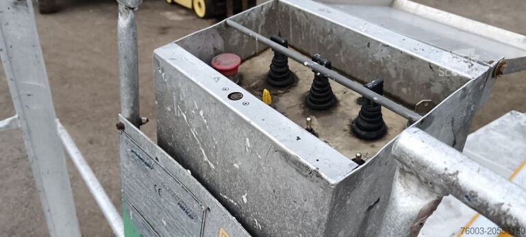 Furgonetka Nissan Cabstar Multitel 180 ALU AZ - 18 m