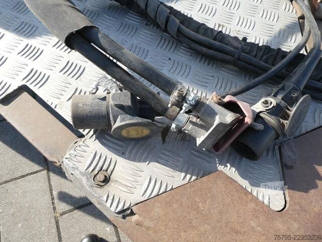 Лісовозний причіп  Kurzholzanhänger P020 Spezialanhänger