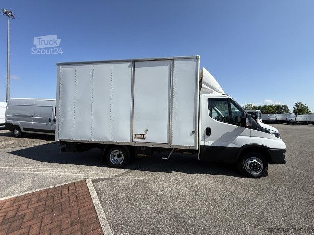 Κλειστό βαν IVECO DAILY 35C14H BOX + SPONDA con porta laterale
