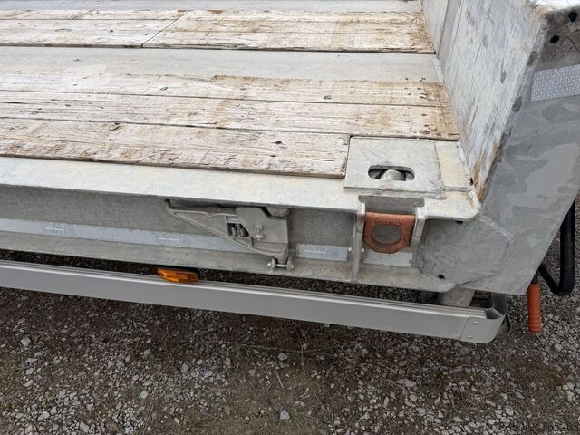 Alacsony rakfelületű félpótkocsi Müller Mitteltal TS 3  3 Achs Satteltieflader