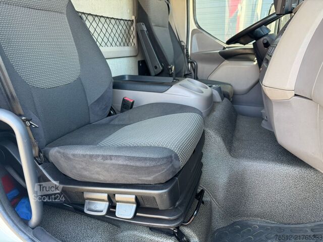 Matkalaukku DAF LF 210 / Tail Lift / 333.000..KM!! / NL truck