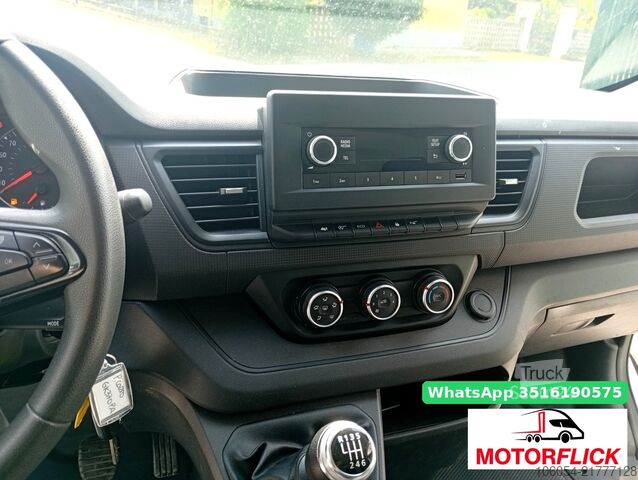 شاحنة ذات قاعدة عجلات طويلة Renault Trafic L