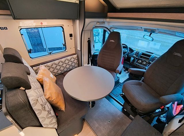 Polintegriran avtodom LAIKA Kosmo L 319 -Hubbett/Komfort-Paket/uvm.