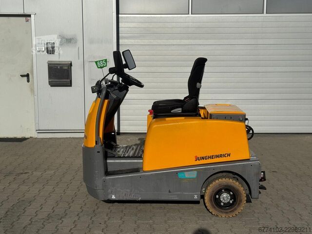 Tracteur de remorquage Jungheinrich EZS 570--EK