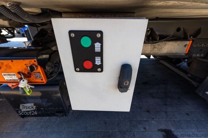 Gekoeld/bevroren transport RENAULT D10 210 DXI // FRIGO CARRIER SUPRA 750+HAYON