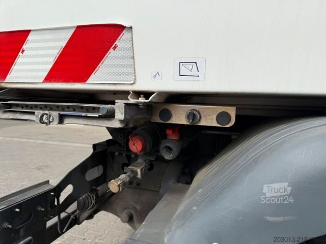 Zamiatarka drogowa MERCEDES-BENZ ATEGO 1323 Kehrmaschine Bucher Cityfant 6000