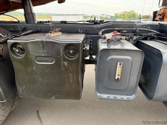 Kitas IVECO Trakker AD 190T36 4x4 Winterdienst - Kran-